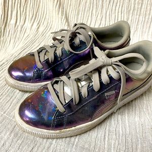 RARE HOLOGRAPHICIridescent PUMA CLASSICTOTALLY Y2K